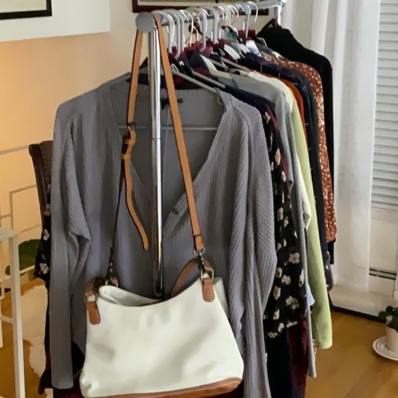 BOC- brown/grey and cream colored shoulder bag. Leather straps. 3 sections. - Picture 8 of 9